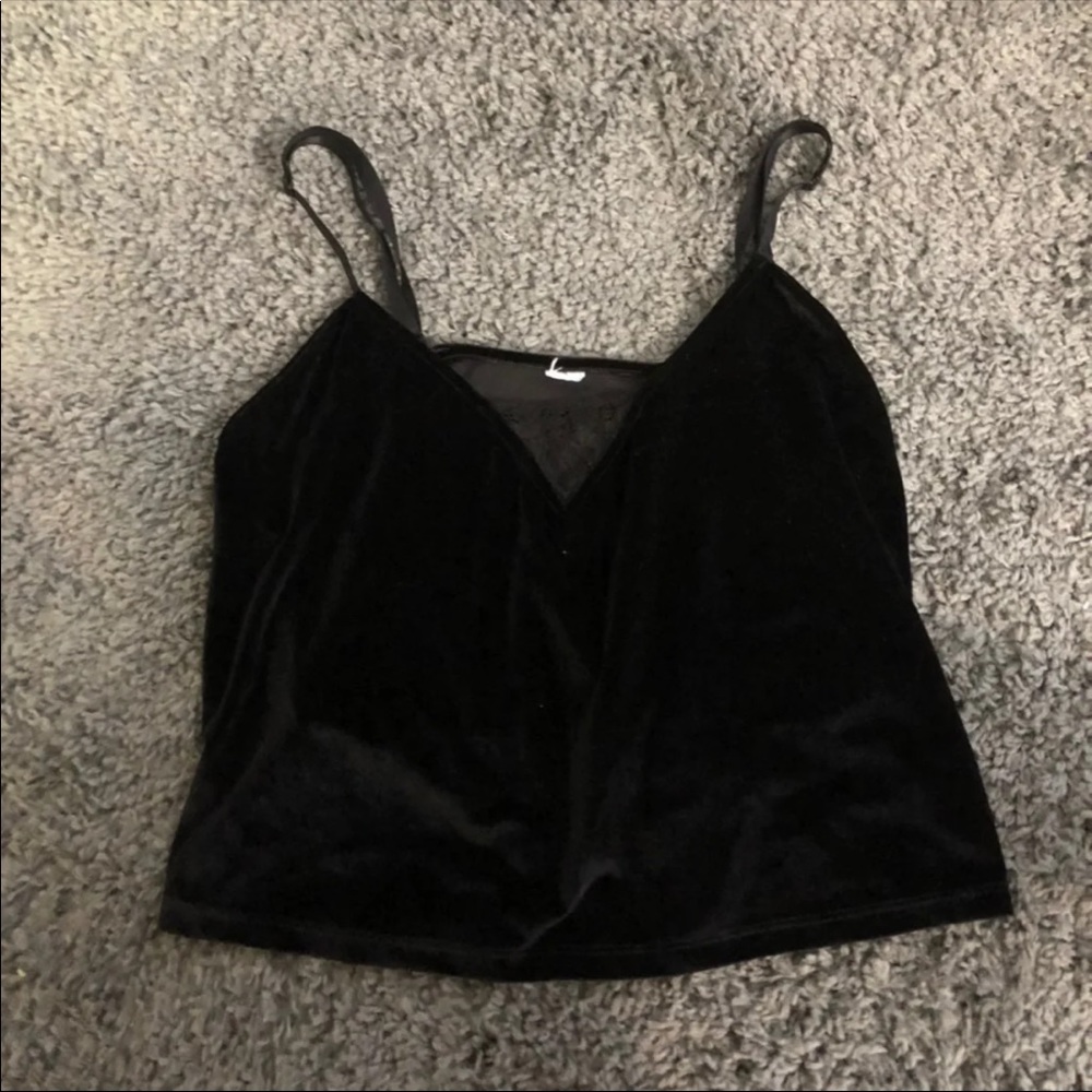 Black crop tank top